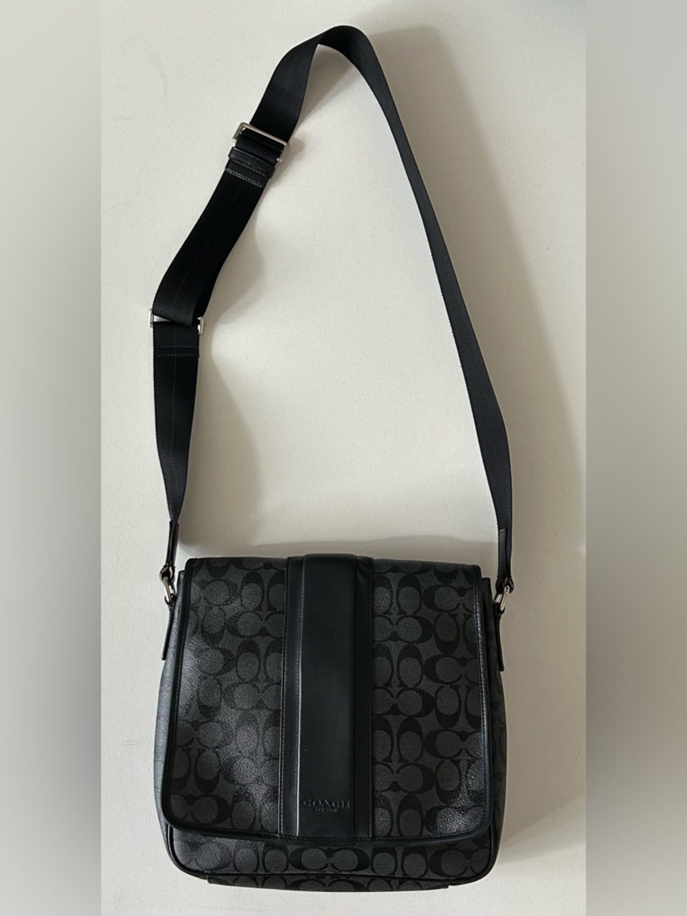 Coach Black Messenger Crossbody Bag  Y2K Unisex Wide Strap Crossbody - Picture 4 of 14